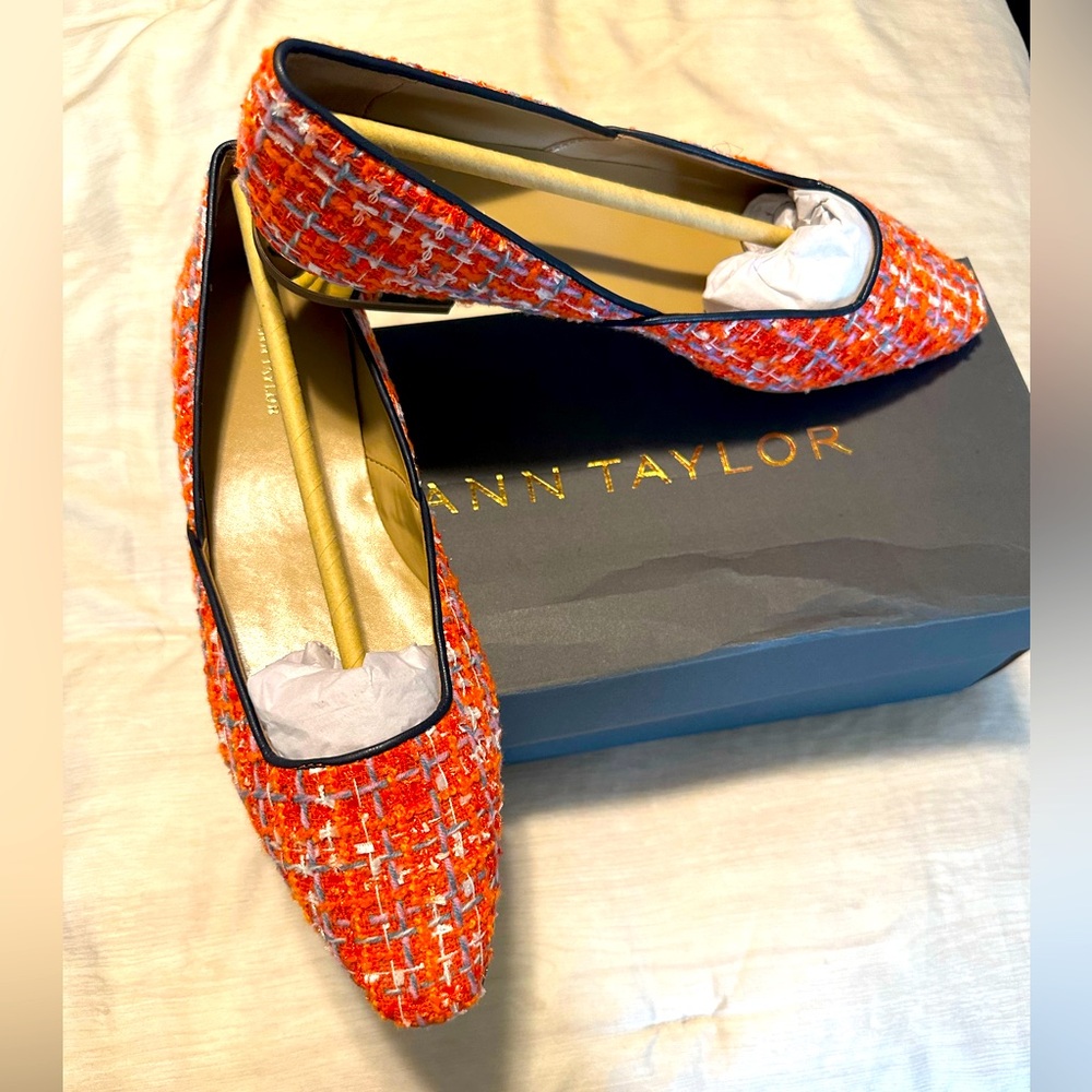 Ann Taylor’s Tweed Loafer. Size US 8.